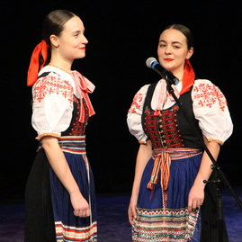 Zväčšiť fotografiu - Folklór naprieč trenčianskym krajom pomáhal - IMG_0218