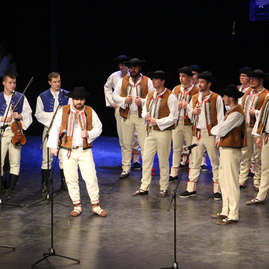 Zväčšiť fotografiu - Folklór naprieč trenčianskym krajom pomáhal - IMG_0378