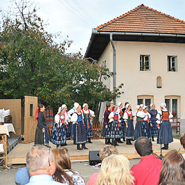 Folklórna skupina lubená z poluvsia oslávila  tridsiatku - Poluvsie_6.9 (4)