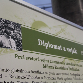 Generál štefánik do konca februára súčasťou vestibulu župného úradu - IMG_0070