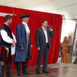 História a bohatý hradný program opäť prilákali tisícky návštevníkov - DSC00190_resize