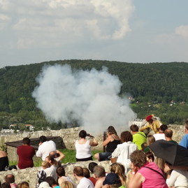 História a bohatý hradný program opäť prilákali tisícky návštevníkov - DSC00198_resize