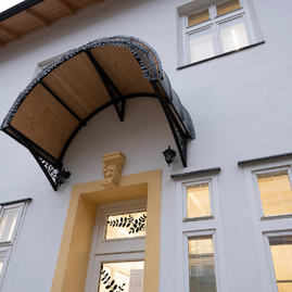 Zväčšiť fotografiu - Historická budova považskej knižnice sa zmenila na nepoznanie - 20201130_PB_kniznica_005w