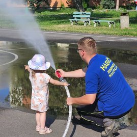 Zväčšiť fotografiu - Hornonitrianska knižnica zabávala na zapotôčkoch - Kniznica_na_sidliskach_-_Zapotocky
