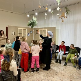 Zväčšiť fotografiu - Vianoce nad dedine (Zdroj: Hornonitrianske múzeum v Prievidzi)
