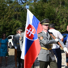 Zväčšiť fotografiu - Hrdinov slovenského národného povstania sme si uctili aj na vrchu roh - DSC_6541