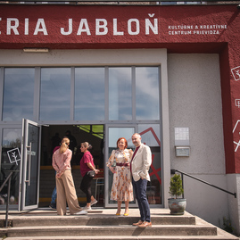 Zväčšiť fotografiu - Jabloň je ukážkovým kultúrno - kreatívnym centrom - TSK_DOD Galéria Jabloň_mini-13