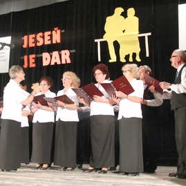 Jesennými darmi boli slnečné vystúpenia - 006