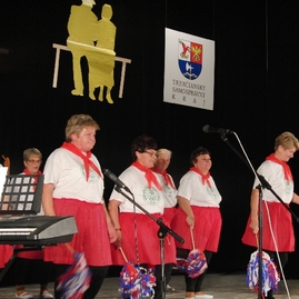 Jesennými darmi boli slnečné vystúpenia - 03