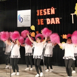 Jesennými darmi boli slnečné vystúpenia - 05