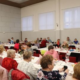 Zväčšiť fotografiu - Katarínska zábava prilákala dve stovky ľudí - IMG_9840
