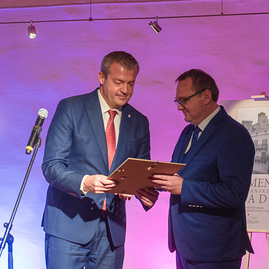 Zväčšiť fotografiu - Kedysi elita, dnes múzejníci - TSK_TNmúzeum_145.výročie_mini (5 of 30)