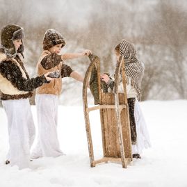 Zväčšiť fotografiu - Kniha o tradičnej kultúre v marikovej získala dve ocenenia - Hore Marikovú_zdroj Lubbie Sutton (3)