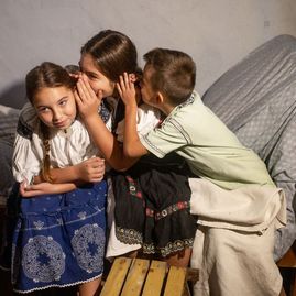Zväčšiť fotografiu - Kniha o tradičnej kultúre v marikovej získala dve ocenenia - Hore Marikovú_zdroj Lubbie Sutton (5)