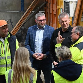 Zväčšiť fotografiu - Knihy dostávajú nový domov