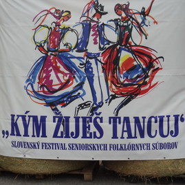 Konal sa festival seniorských folklórnych súborov alebo kým žiješ, tancuj - 0_resize