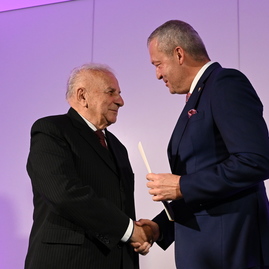 Zväčšiť fotografiu - Kraj ocenil osobnosti a kolektívy, ktoré zveľaďujú kultúrne dedičstvo