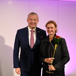 Zväčšiť fotografiu - Kraj ocenil osobnosti a kolektívy, ktoré zveľaďujú kultúrne dedičstvo