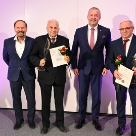 Zväčšiť fotografiu - Kraj ocenil osobnosti a kolektívy, ktoré zveľaďujú kultúrne dedičstvo