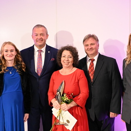 Zväčšiť fotografiu - Kraj ocenil osobnosti a kolektívy, ktoré zveľaďujú kultúrne dedičstvo