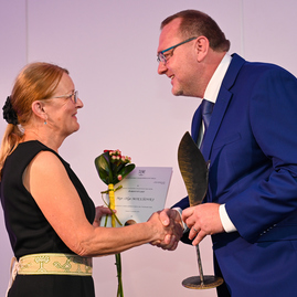 Zväčšiť fotografiu - Kraj ocenil osobnosti a kolektívy, ktoré zveľaďujú kultúrne dedičstvo