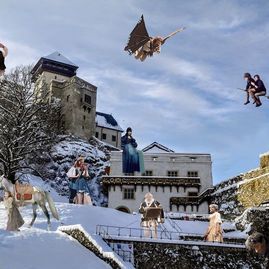 Zväčšiť fotografiu - Krajská dominanta ožila rozprávkami - vystava na hrade