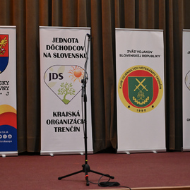 Zväčšiť fotografiu - Krajská organizácia jds trenčín oslávila mesiac úcty k starším - KO JDS TN_stretnutie (1)