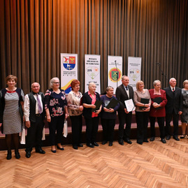 Zväčšiť fotografiu - Krajská organizácia jds trenčín oslávila mesiac úcty k starším - KO JDS TN_stretnutie (8)