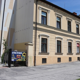 Zväčšiť fotografiu - Letné prázdniny v našich knižniciach - Letna citaren v Trencine (2)