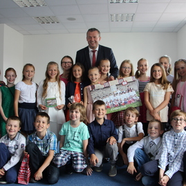 Malé korníčatá sa o svoje úspechy prišli podeliť s trenčianskym županom jaroslavom baškom - IMG_2730