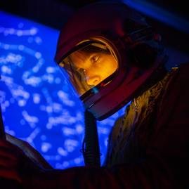 Zväčšiť fotografiu - Máte doma mladého astrofyzika? pošlite ho na univerzitu! - pexels-mikhail-nilov-7672277