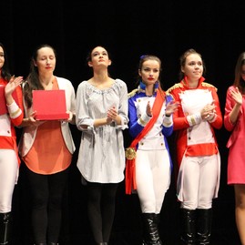 Mažoretky nelly z púchova oslávili dvadsaťročnicu, svojim trénerkám a rodičom sa poďakovali slávnostným galaprogramom - IMG_7179