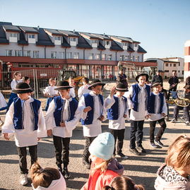 Zväčšiť fotografiu - Mestá a obce v kraji hýria farbami - TSK_pretek kurierov_maj_mini-55