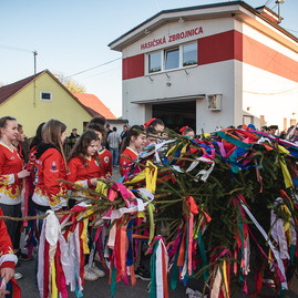 Zväčšiť fotografiu - Mestá a obce v kraji hýria farbami - TSK_pretek kurierov_maj_mini-84