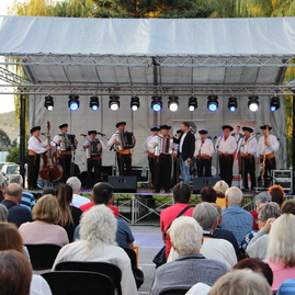 Zväčšiť fotografiu - Moštenskí pajtáši uviedli do života hneď dve nové cd - IMG_0390