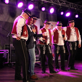 Zväčšiť fotografiu - Moštenskí pajtáši uviedli do života hneď dve nové cd - IMG_0477