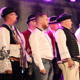 Zväčšiť fotografiu - Moštenskí pajtáši uviedli do života hneď dve nové cd - IMG_0488