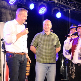 Zväčšiť fotografiu - Moštenskí pajtáši uviedli do života hneď dve nové cd - IMG_0507