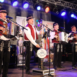 Zväčšiť fotografiu - Moštenskí pajtáši uviedli do života hneď dve nové cd - IMG_0512