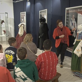 Zväčšiť fotografiu - 05.Vystava Z historie do rozpravky 10122024 (Zdroj: Vlastivedné múzeum v Považskej Bystrici)
