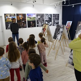 Zväčšiť fotografiu - 21.Vystava Krasa slovenskeho ludoveho odevu 30.1.2024 (Zdroj: Vlastivedné múzeum v Považskej Bystrici)