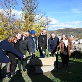 Zväčšiť fotografiu - Na krajskej dominante odštartovala ďalšia významná investícia