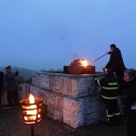 Na mohyle opäť zapálili vatry na počesť slovenského generála m. r. štefánika - 9a