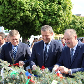 Na považí vyrástli farebné máje, symboly jari, prebúdzajúcej sa prírody, ale aj mladosti a hojnej úrody - 3