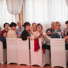Zväčšiť fotografiu - Na pravom brehu váhu je dnes veselo - TSK_piatok_mini-16