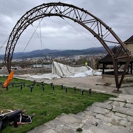 Zväčšiť fotografiu - Na trenčianskom hrade začala rekonštrukcia dolného nádvoria