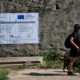 Na trenčianskom hrade župa začína s budovaním nového vstupu so samostatnou pokladňou - 20180605_TN_Juzne_opevnenie_foto_Radovan_Stoklasa_023w