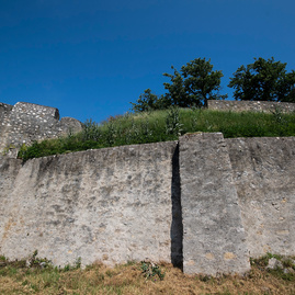 Na trenčianskom hrade župa začína s budovaním nového vstupu so samostatnou pokladňou - 20180605_TN_Juzne_opevnenie_foto_Radovan_Stoklasa_052w