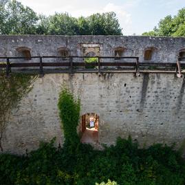 Na trenčianskom hrade župa začína s budovaním nového vstupu so samostatnou pokladňou - 20180605_TN_Juzne_opevnenie_foto_Radovan_Stoklasa_054w