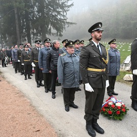 Zväčšiť fotografiu - Na vojenskom cintoríne si pripomenuli ukončenie prvej svetovej vojny - DSC_1500-min